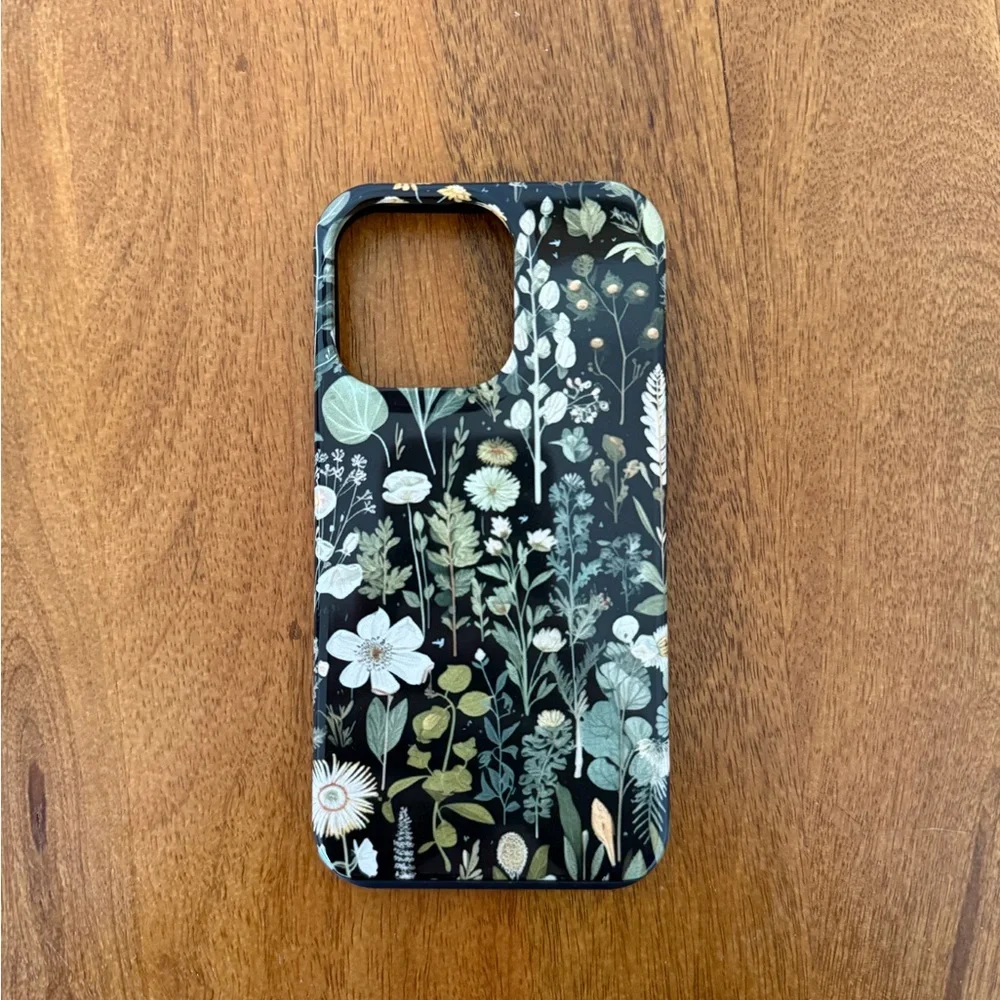 NWOT Floral Pattern Black iPhone 13 pro Case